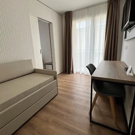Excelsior Hotel 4*