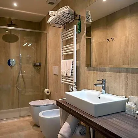 Excelsior Hotel 4*