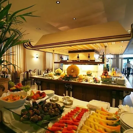 Excelsior Hotel 4*
